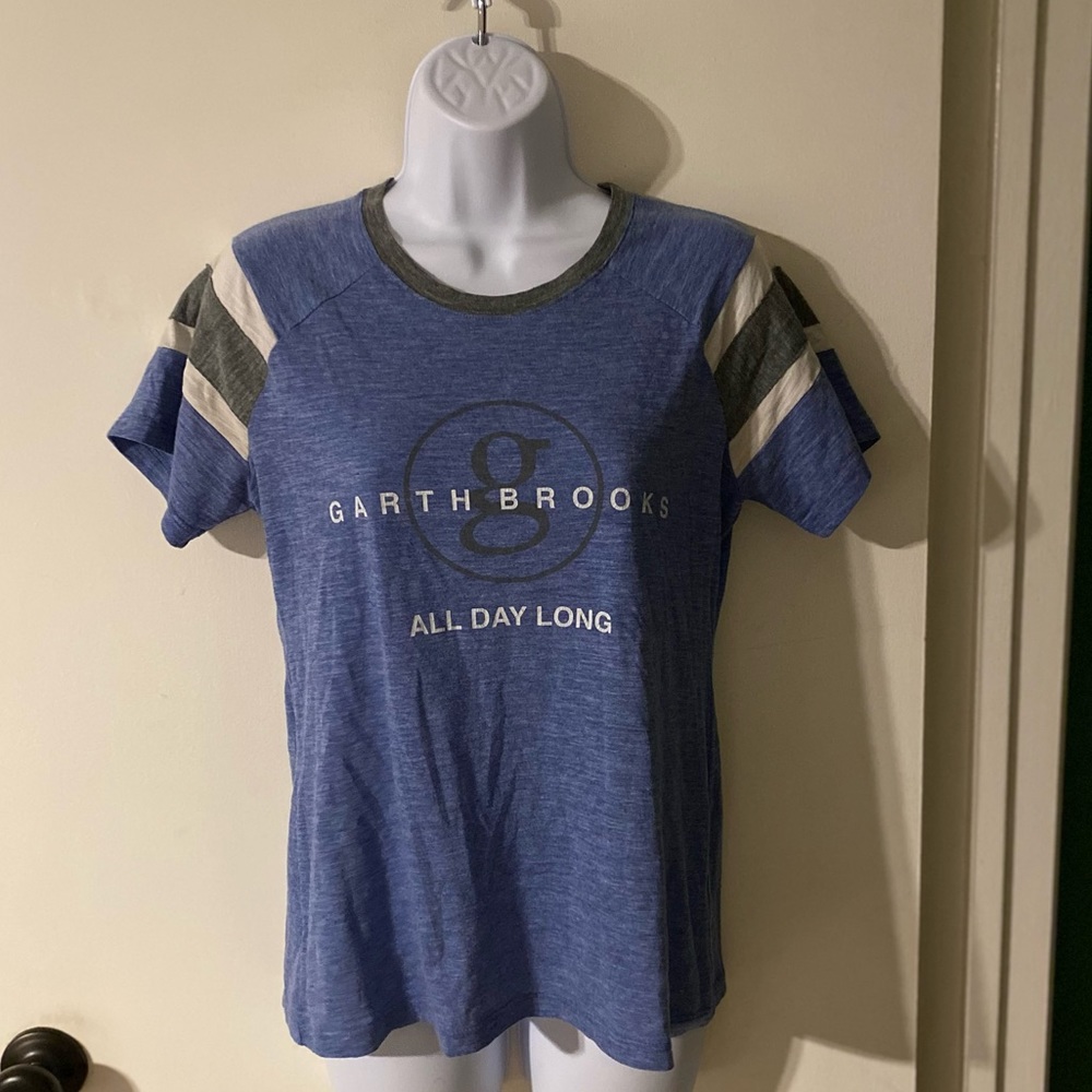 Garth brooks tee shirt small